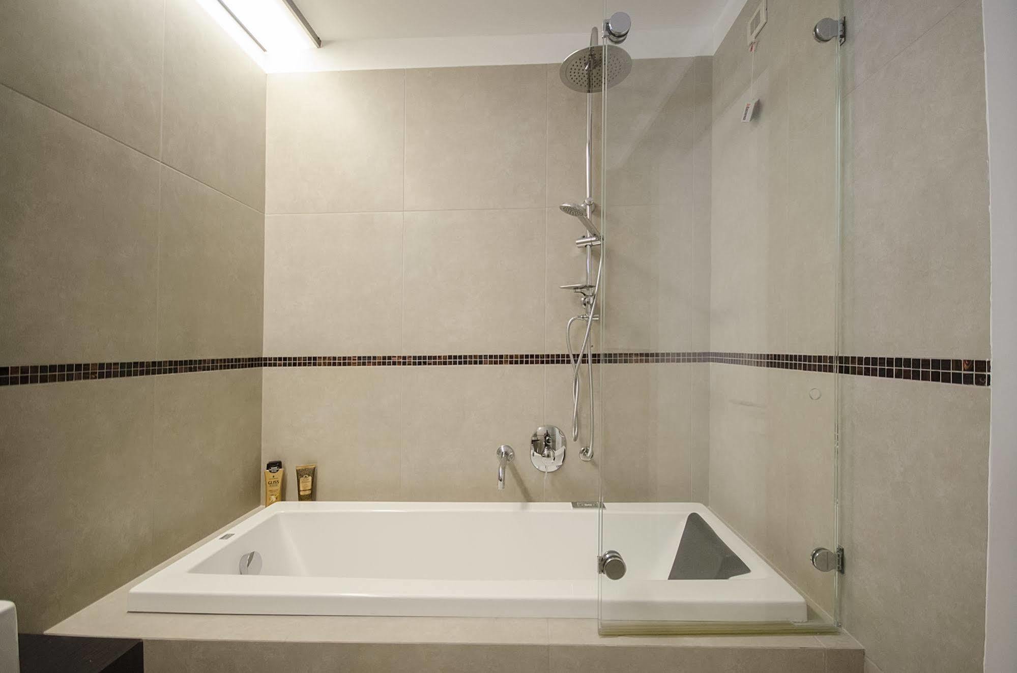 ססטו סן ג'ובני A14 Business Suite מראה חיצוני תמונה